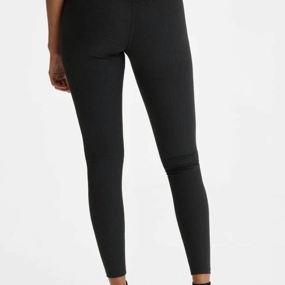 Girlfriend Collective Black RIB leggings - Picture 2 of 4